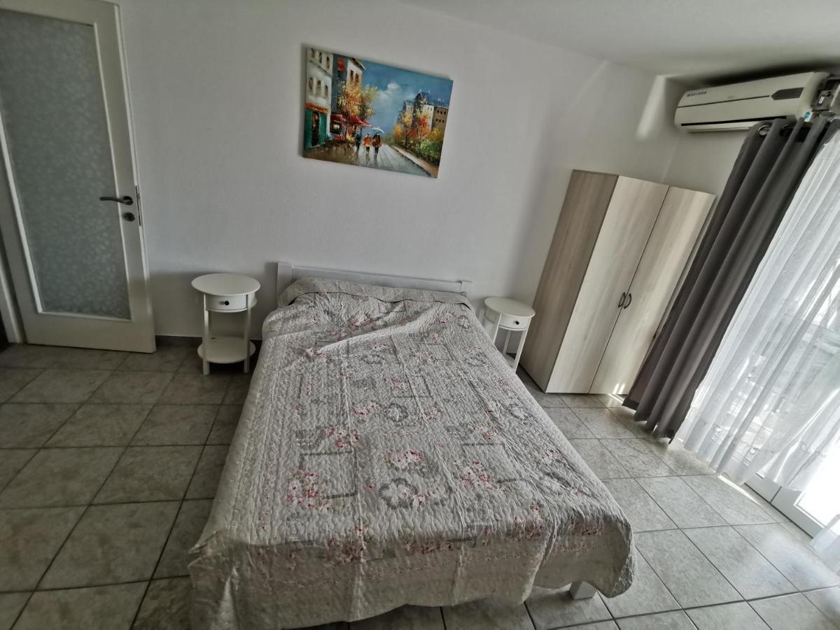 Apartments Villamare Grebastica Exterior photo